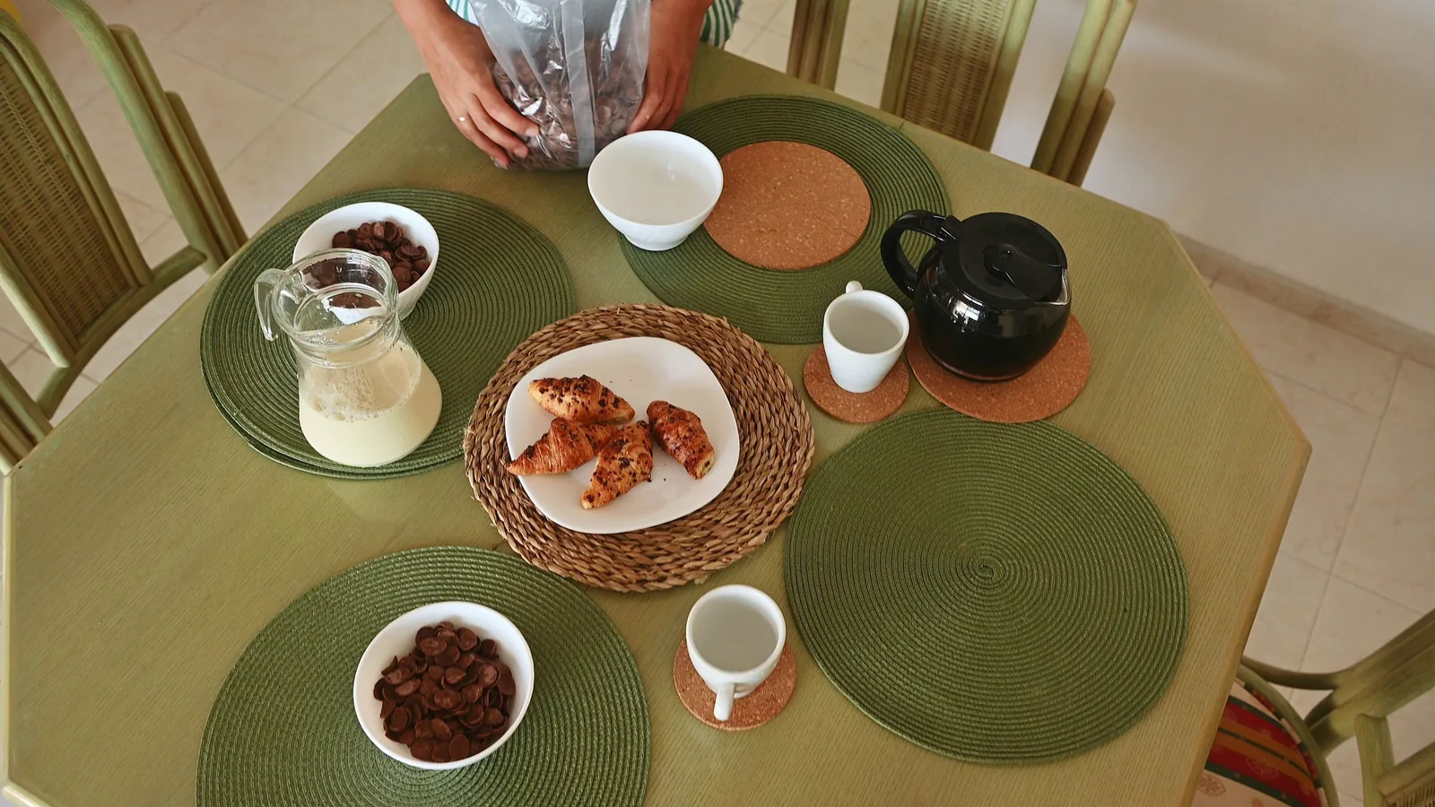 A Dining Table Setup For Everyday Family Meals Checklist For First Time Readers cover image