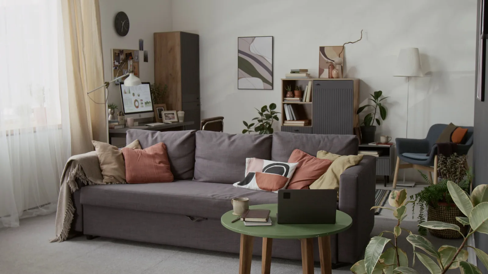 How To Pick The Perfect Throw Pillows For A Cozy Sofa cover image